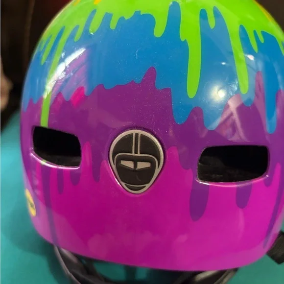 Vibrant Drip Design Kids Helmet - Picture 1 of 3